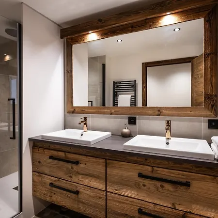 Ancolie Apartment *